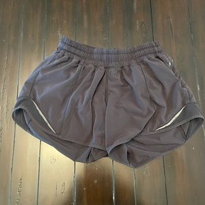Lululemon Hotty Hot 2.5 in Shorts